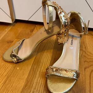 Steve Madden Women’s 6 Gold Sequin Embellished Block Heel Ankle Strap Party